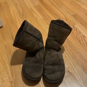Brown classic uggs